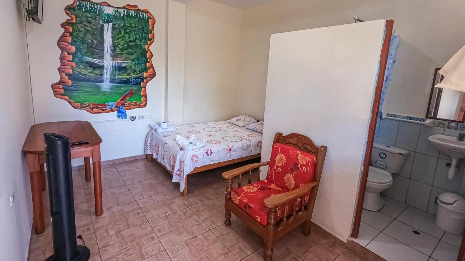 Shoffi'S House Backpackers Hotell Tarapoto Eksteriør bilde